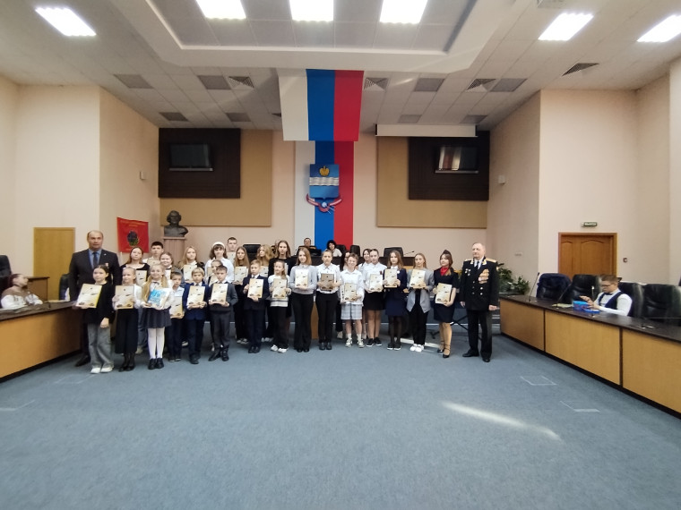 Награждение победителей патриотического конкурса «Своих не бросаем.