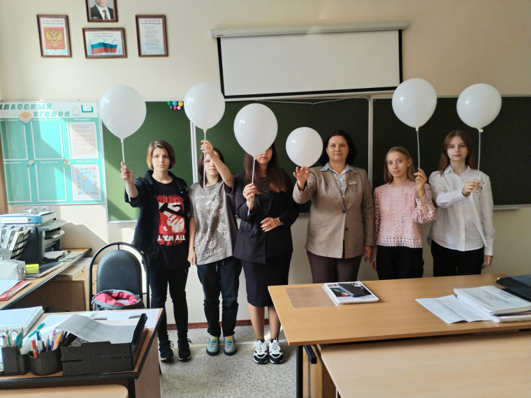 Акция «Белые шары» в память о жертвах Беслана.